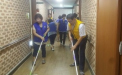 포항 연일읍바르게살기위원회, 노인복지센터서 봉사활동