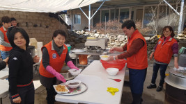 부산 정용주 씨, 상주 모서면서 자장면 대접 봉사