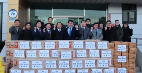 청도 풍각면 청년회, 경로당에 물품 전달
