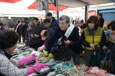 고령군, 전통시장 장보기 행사…500여명 참여