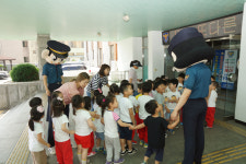 김천경찰서, 중앙초 병설 유치원새 초청 견학
