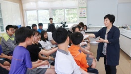 영천 청통중, 이옥수 작가 초정 강연회 개최