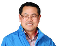 전찬걸 울진군수, 군청 소회의실 업무보고 참석