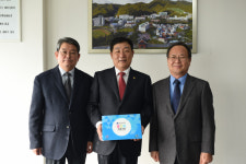 권기택  이화축산 대표, 안동대에 발전기금 1000만원 쾌척