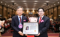 이덕영 하양중앙내과  대표원장 이 시대를 빛낸 한국인 청렴인 대상