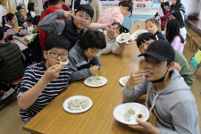 경산 청천초 ‘떡 만들기 전통문화 체험’ 실시