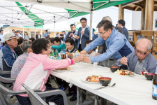 한울원전, 어버이날 맞아 자매마을 효잔치