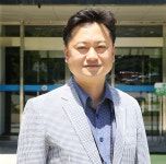 권호경 대구국세청 납세자 보호팀장, 20년째 선행…청소년 대상 수상자에 격려금