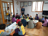 대한안경사협회 포항분회, 초곡리 경로당 어르신에 돋보기안경 무상 제공