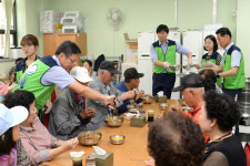 한국전력기술, 김천시 노인종합복지관 짜장면 봉사활동…무료 제공