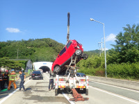 대구포항고속도로 4중 추돌사고 발생...1명 중상·4명 경상