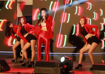 [포토] 제21회 포항 송도해변축제 성료…초청가수 축하공연