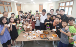 [포토] 포항 양서초등학교, 한상차리기 실과수업…급식 해결 눈길