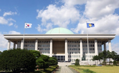 내년 총선 프레임, 민주는 일풍 한국은 북풍