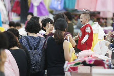 [포토] 이쁜 한복 맞추고 추석 기다려요