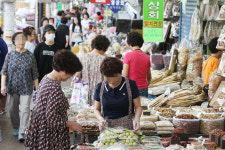 [추석 현장 물가] 대구 서문시장, 불황·차례 문화 변화로 매출 뚝
