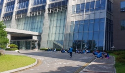 톨게이트 수납원, 김천 한국도로공사 본사 점거 경찰과 밤새 대치