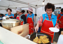 [포토] 푸짐한 싱싱 동해 수산물 진수…2019 포항 수산물 축제 현장