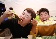 [포토] 푸짐한 싱싱 동해 수산물 진수…2019 포항 수산물 축제 현장