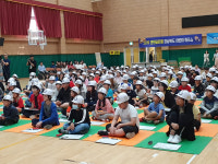 스릴만점 퀴즈쇼로 추억 쌓고 안전도 챙기고
