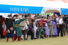 게임 같은 예천세계활축제…세계전통활쏘기 대회 인기절정