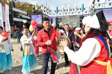 제15회 청송사과축제 대성황…5일간 35만여명 방문