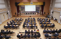 [포토] 지방자치 현실·전망 토론…2019 새경북포럼