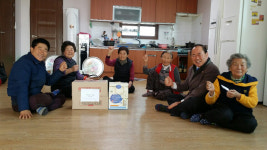 봉화군 춘양초등학교총동창회, 정월대보름 맞아 경로당 후원물품 전달