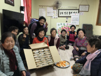 청도 감천지, 경로당 어르신에 빵 44상자 나눔 활동