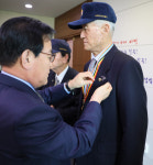 칠곡군, 박희모 6·25참전유공자회장 등 초청 호국영웅 배지 수여
