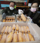 포항서 행복바이러스 봇물…용흥동 옛날핫도그 의료진 여러분 힘내세요