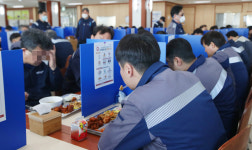 [포토] 코로나19 만들어낸 포항철강공단 구내식당 진풍경