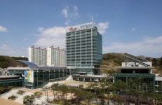포항시 공무원 가족 코로나19 확진…청사 11층 폐쇄