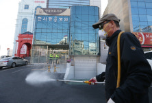요양병원 등 산발적 집단감염…대구 추가 확진자 100명 육박