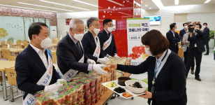 NH농협 안동시지부·동안동농협, 조각과일 소비촉진 나눔행사