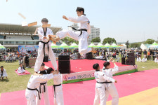 소강 국면이라지만…5월 행사도 줄 취소