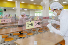 [포토] 포항제철지곡초등학교, 아이들 맞을 준비로 분주