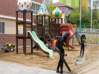 포항원동초, 병설 유치원 모래 놀이터 소독 실시