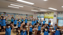 포항동부초 총동창회, 모교 학생들에 체육복 선물
