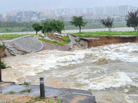 폭우·안동댐 방류에 낙천보 침수…자전거도로·둘레길 등 유실