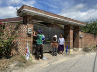 칠곡군 지천면 새마을지도자회·청년협의회, 신리 태극기 미설치 가정에 태극기 설치