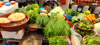 태풍 견딘 포항 죽도시장 가을빛 완연