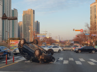 포항 한국전력 앞 네거리 출근길 차량 전복