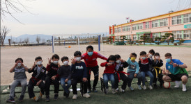 영천시 거여초, 외국인 코치가 함께하는 영어축구프로그램 운영