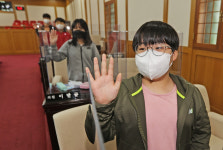 [포토] 개회선언 땅땅땅…대구시의회 학생 모의의회 진행