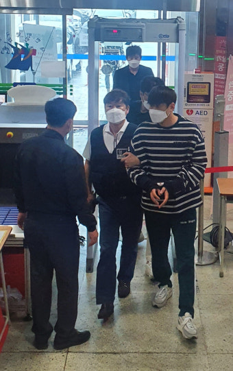 전 삼성라이온즈 투수 윤성환 불법도박·승부조작 혐의 구속