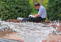 [포토] 찜통 더위 대구, 분수대 앞서 휴식 취하는 시민들