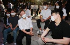 [포토] 대구 찾은 최재형, 수성못서 대구경북 청년들과 간담회