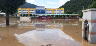 다리 유실·전기 단절·주민 고립…포항 죽장면, 폭우에 쑥대밭