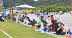 [포토] 텐트·돗자리 이용금지 무색한 대구 강정보 디아크광장